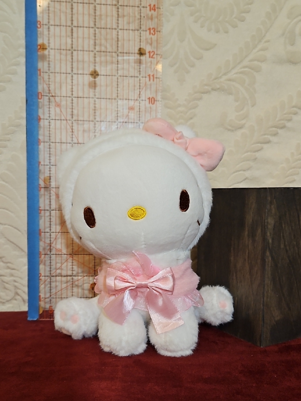 Hello Kitty with Pink Bow Accent
